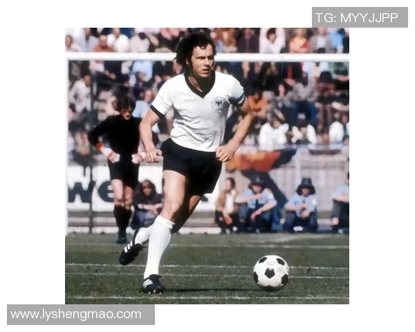 当传奇交汇时世界足坛巨星梦幻融合震撼诞生