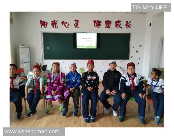 足球巨星温情陪伴稚嫩童心赛场内外共绘梦想画卷 足球巨星温情陪伴稚嫩童心赛场内外共绘梦想画卷