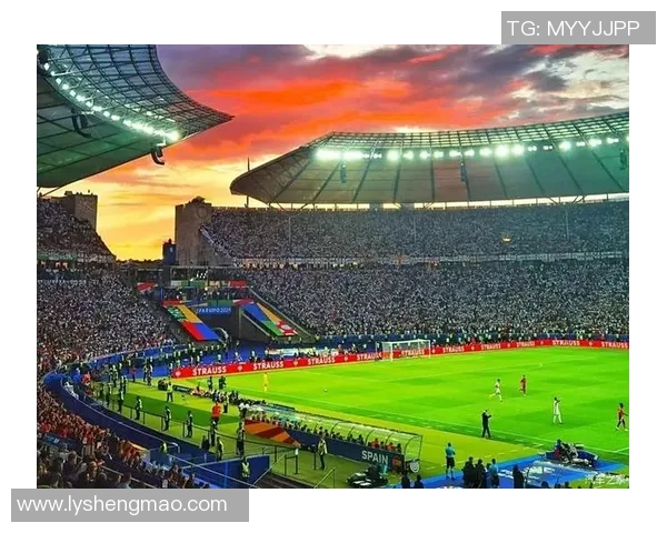 耐克球星闪耀绿茵场 聚焦全球顶级足球巨星的辉煌瞬间