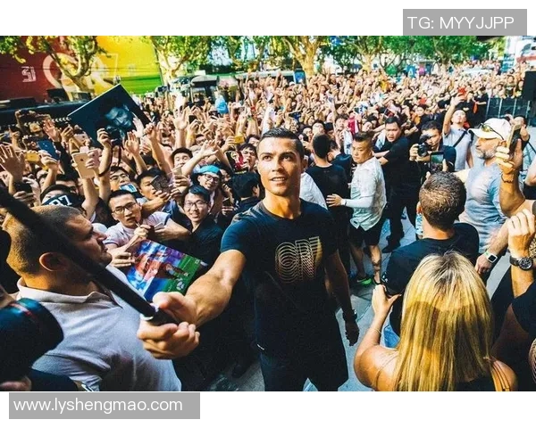 长相独特却球技非凡的奇凭实力征服球迷刷新对丑帅足球的认知