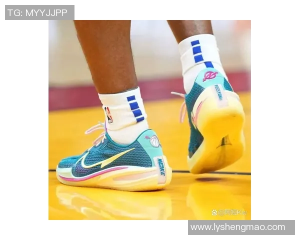 GT1足球鞋球星上脚，引领运动潮流